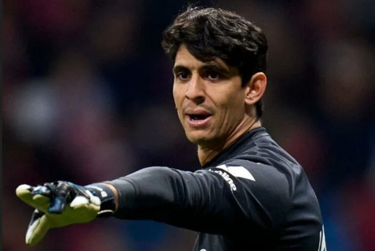 ياسين بونو يكشف سر عدم إتمام صفقة انتقاله إلى ريال مدريد