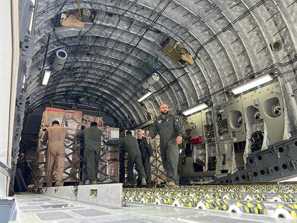 إقلاع الطائرة الثالثة لإغاثة غزة محملة بـ40 طناً من المساعدات