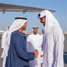 أمير قطر يستقبل رئيس الإمارات في زيارة رسمية