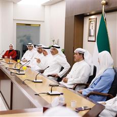 المطير يستقبل موظفي الأمانة العامة ويشيد بجهودهم في إنجاح حفل افتتاح دور الانعقاد الثاني من الفصل التشريعي الـ17