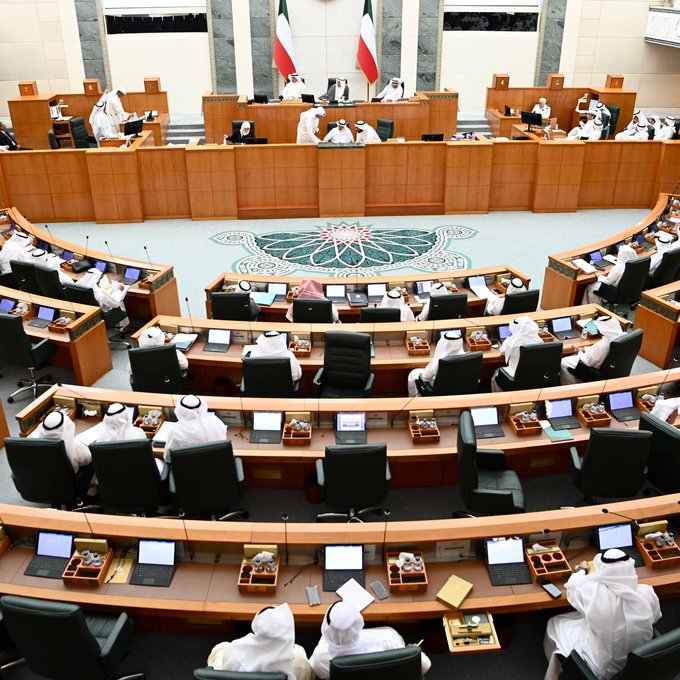 #مجلس_الأمة يستأنف الجلسة ويبدأ مناقشة تقارير اللجان عن المراسيم والمشروعات والاقتراحات بقوانين