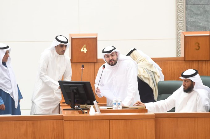عبدالعزيز الصقعبي: هذا المجلس محارب ومزعج ولا يريدونه لأنه أقر قوانين مهمة مثل غرفة التجارة وغيرها وهناك 140 ألف أسرة تعاني من أزمة السكن أي نحو مليون مواطن وفي المقابل 4 أشخاص يملكون الأراضي في السكن الخاص
