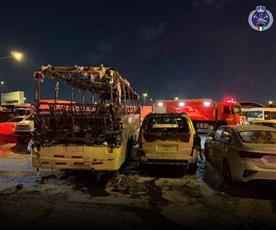 فرق الإطفاء سيطرت على حريق عدد من المركبات بالجليب.. دون إصابات