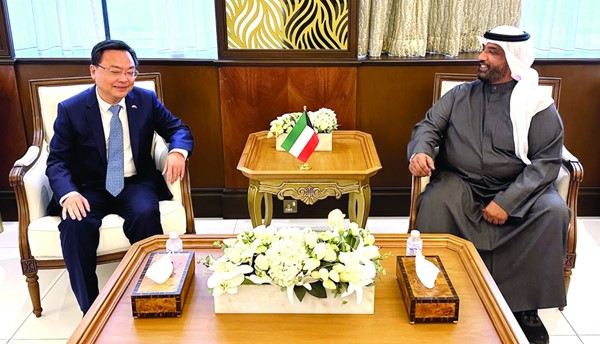 الكويت والصين تبحثان التعاون لتطوير البنية التحتية التكنولوجية والأمنية