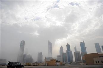 طقس دافئ مع فرصة لأمطار متفرقة تكون رعدية.. والعظمى 26