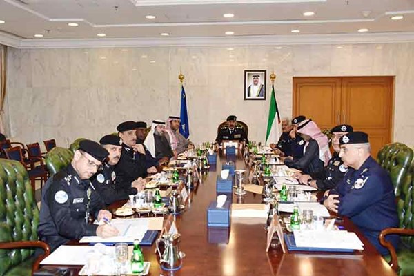 وكيل وزارة الداخلية بالتكليف الفريق الشيخ سالم النواف يترأس اجتماعاً للجنة العامة لشؤون الشرطة