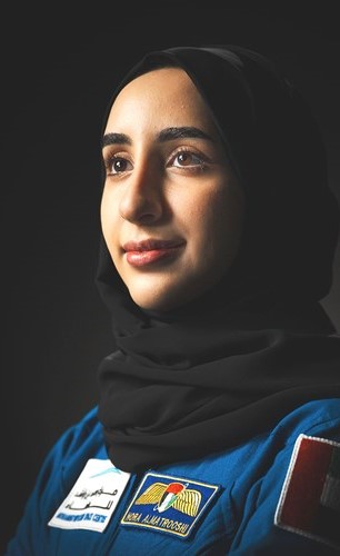 «ناسا» تُخرّج 12 رائد فضاء بينهم الإماراتيان المطروشي والملا