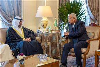 وزير الخارجية يبحث مع أمين عام جامعة الدول العربية دعم وتعزيز العمل العربي المشترك