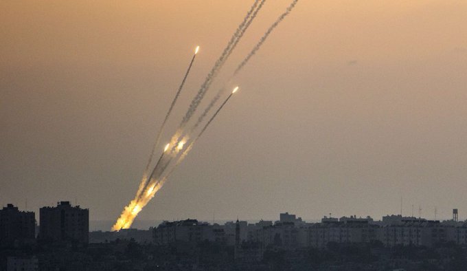 #سرايا_القدس تقصف #عسقلان ومستوطنات #غلاف_غزة برشقات صاروخية مكثفة