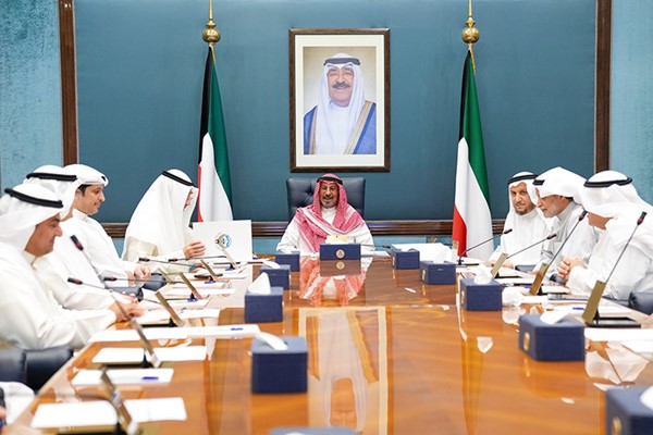 رئيس الوزراء يرفع استقالة الحكومة إلى صاحب السمو