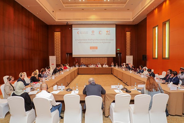 “الهلال الأحمر” تعلن التبرع بنصف مليون دولار لمساعدة نظيرتها الأفغانية