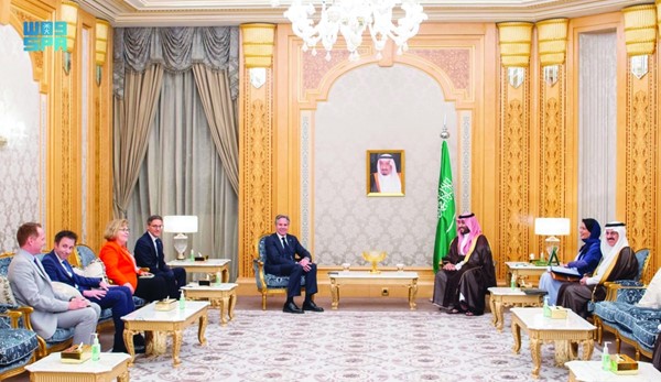 ولي العهد السعودي يستقبل وزير الخارجية الأميركي