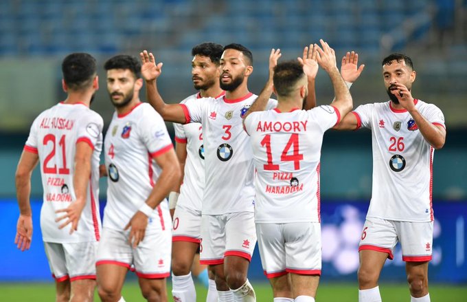 #الكويت يهزم #القادسية بثنائية.. ويتمسك بصدارة ترتيب #الدوري_الكويتي