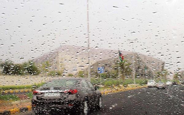 “الأرصاد”: أمطار متفرقة متوسطة الشدة إلى غزيرة أحياناً