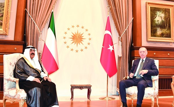 الأمير: زيارتنا لتركيا تعزز التعاون المثمر البنّاء بين البلدين وتجسّد الحرص على الارتقاء به في شتى المجالات