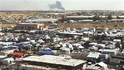 الاحتلال يقصف منطقتين في رفح.. طالب بإخلائهما صباحًا