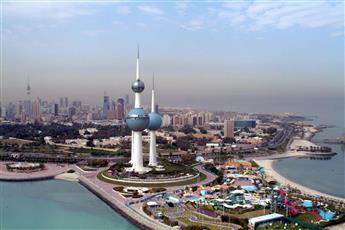 طقس شديد الحرارة والرياح متقلبة الاتجاه نهاراً مائل للحرارة ليلاً.. والعظمى 50