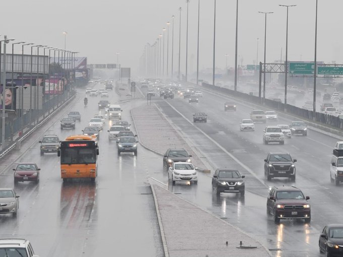 الأرصاد: فرص لهطول أمطار متفرقة ابتداءً من ظهر غد حتى مساء الخميس