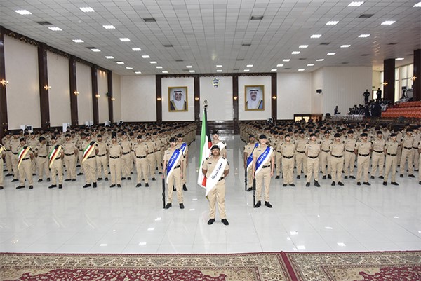 وكيل وزارة الداخلية يشهد حفل تخريج الدفعة الـ27 «رقباء أوائل» بأكاديمية سعد العبدالله للعلوم الأمنية