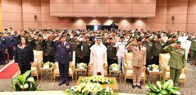 وزير الدفاع: تحقيق النجاح بحاجة إلى فكر قيادي مستنير ومهارات شخصية متميزة