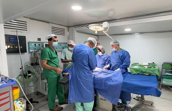 مستشفى الهلال الأحمر الكويتي الميداني في غزة يستقبل عدداً من الحالات الحرجة رغم عدم تشغيله