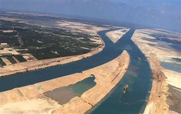 الحكومة المصرية تنفي عزمها بيع «قناة السويس» مقابل تريليون دولار