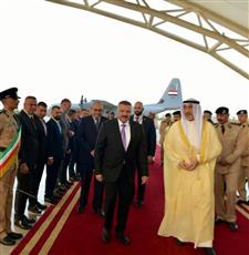 وزير الداخلية يستقبل نظيره العراقي بمطار الكويت الدولي