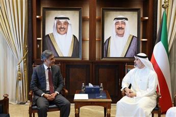 سمو أمير البلاد وسمو رئيس مجلس الوزراء يتلقيان رسالتين من رئيس وزراء باكستان تسلمهما نائب وزير الخارجية