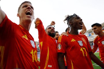 في مباراة الأهداف القاتلة.. #إسبانيا تقصي #ألمانيا وتسجل اسمها كأول الواصلين لنصف نهائي #اليورو  #اسبانيا_المانيا