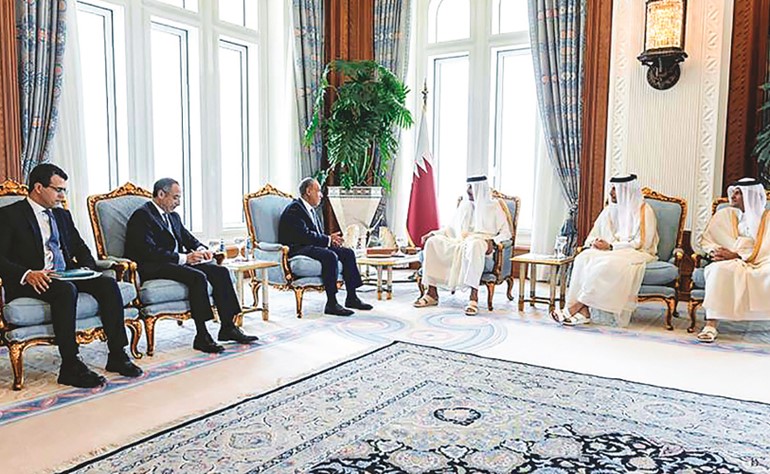 أمير قطر يرحب بما تشهده العلاقات الثنائية مع مصر من تطور متسارع على الأصعدة كافة