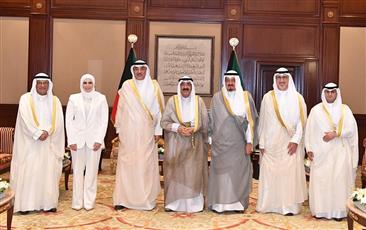 سمو الأمير للوزراء الجدد بعد أدائهم اليمين الدستورية: وضع مصلحة الوطن فوق كل اعتبار وتطوير الأداء الحكومي