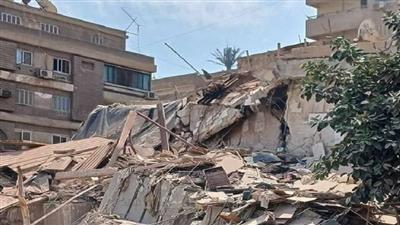 مصر.. إنهيار مبنى سكني في شارع النزهة بـ «مصر الجديدة»