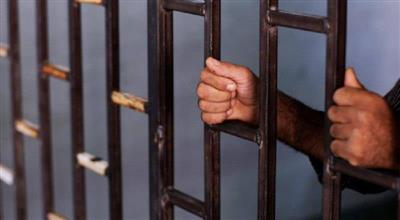 الحبس سنة لمن يعتدي على موظف عمومي وغرامة 1000 دينار