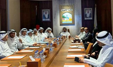 فريق مختص في بلدية الكويت يطلع وفد البنك الدولي على اجراءات تراخيص البناء