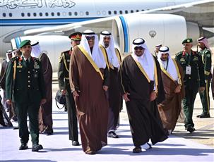ممثل سمو الأمير سمو ولي العهد يصل إلى الرياض لترؤس وفد الكويت في القمة العربية والإسلامية غير العادية