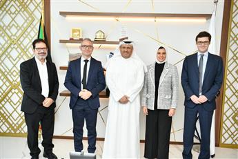 وزير الاتصالات يبحث مع نائب رئيس غوغل كلاود تعزيز البنية التحتية الرقمية للبلاد