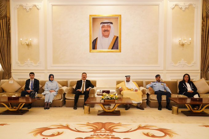 رئيس هيئة الصناعات الدفاعية التركية يصل إلى #الكويت في زيارة رسمية