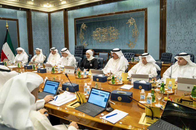 #مجلس_الوزراء يعتمد محضر اللجنة العليا لتحقيق #الجنسية_الكويتية  – المتضمن حالات فقد وسحب الجنسية من بعض الأشخاص الذين حصلوا عليها بالغش والتزوير