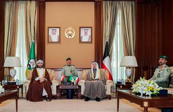 رئيس الحرس الوطني يشيد بالروابط التاريخية والعلاقات المتميزة مع سلطنة عُمان