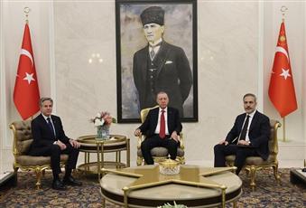 أردوغان يبحث مع بلينكن إعادة بناء المؤسسات في سوريا
