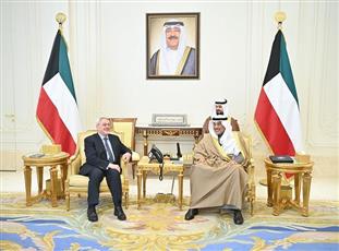 سمو ولي العهد يستقبل المبعوث الشخصي لرئيس مجلس الوزراء العراقي