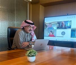 وزير التربية يناقش مع خبراء دوليين تطوير المناهج الدراسية وفق معايير عالمية