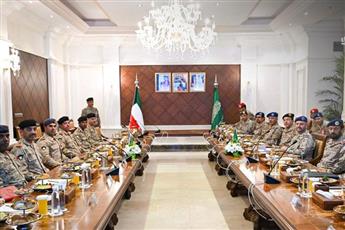 نائب رئيس الأركان يبحث مع رئيس الأركان السعودي تعزيز أطر التعاون في المجالات الدفاعية والعسكرية