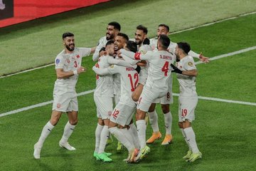 بعد مباراة مثيرة.. صقور الأخضر تغرق في #البحرين بثلاثية في افتتاح مشوار الفريقين في #خليجي_26