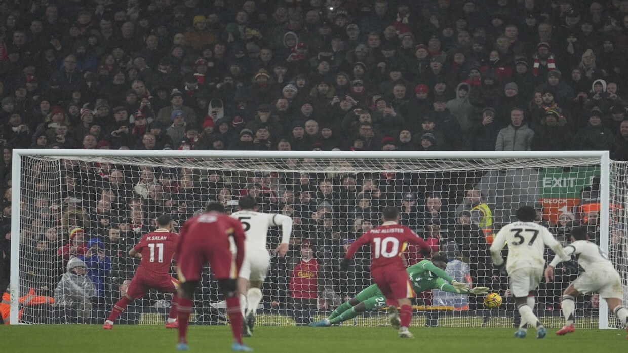 ليفربول يتعثر على أرضه أمام مانشستر يونايتد في “ملحمة” كروية