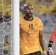 عامر معتوق يودع الملاعب الأحد.. في ديربي العربي والقادسية