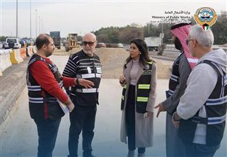 وزيرة الأشغال تتفقد مشروع طريق الفحيحيل السريع