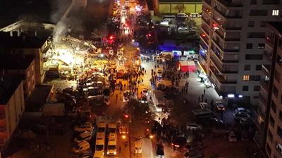 انهيار مبنى سكني مكون من 4 طوابق في مدينة قونية بـ تركيا