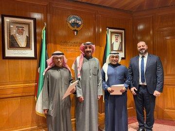 الكهرباء توقع مذكرة تفاهم لإنشاء أول محطة بنظام المزود المستقل