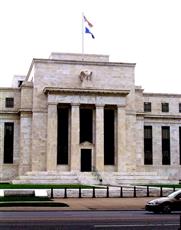 الاحتياطي الفيدرالي الأمريكي يبقي على أسعار الفائدة دون تغيير